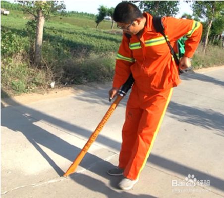 混凝土道路裂縫修補(bǔ)方法（嵌縫堵漏法：混凝土裂縫修補(bǔ)后的養(yǎng)護(hù)技巧,裂縫修補(bǔ)成本分析）